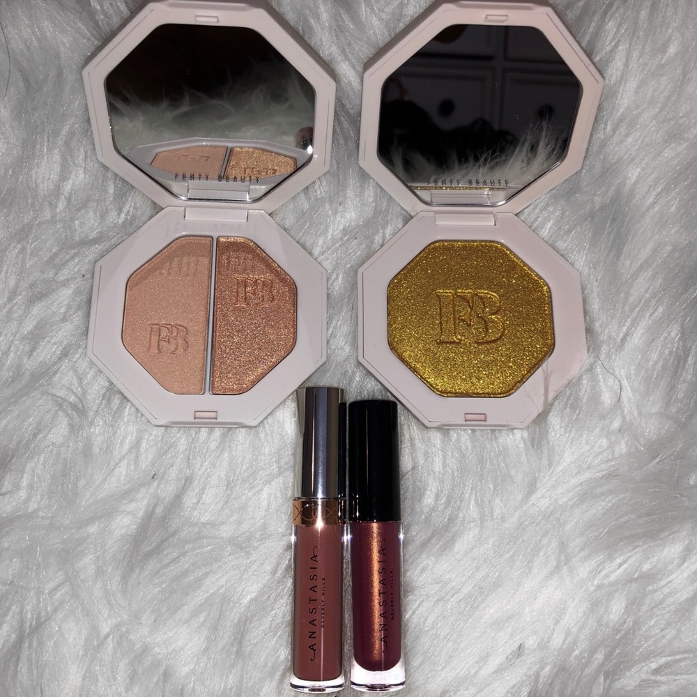 Fenty highlighters + Anastasia lipgloss/ lipstick